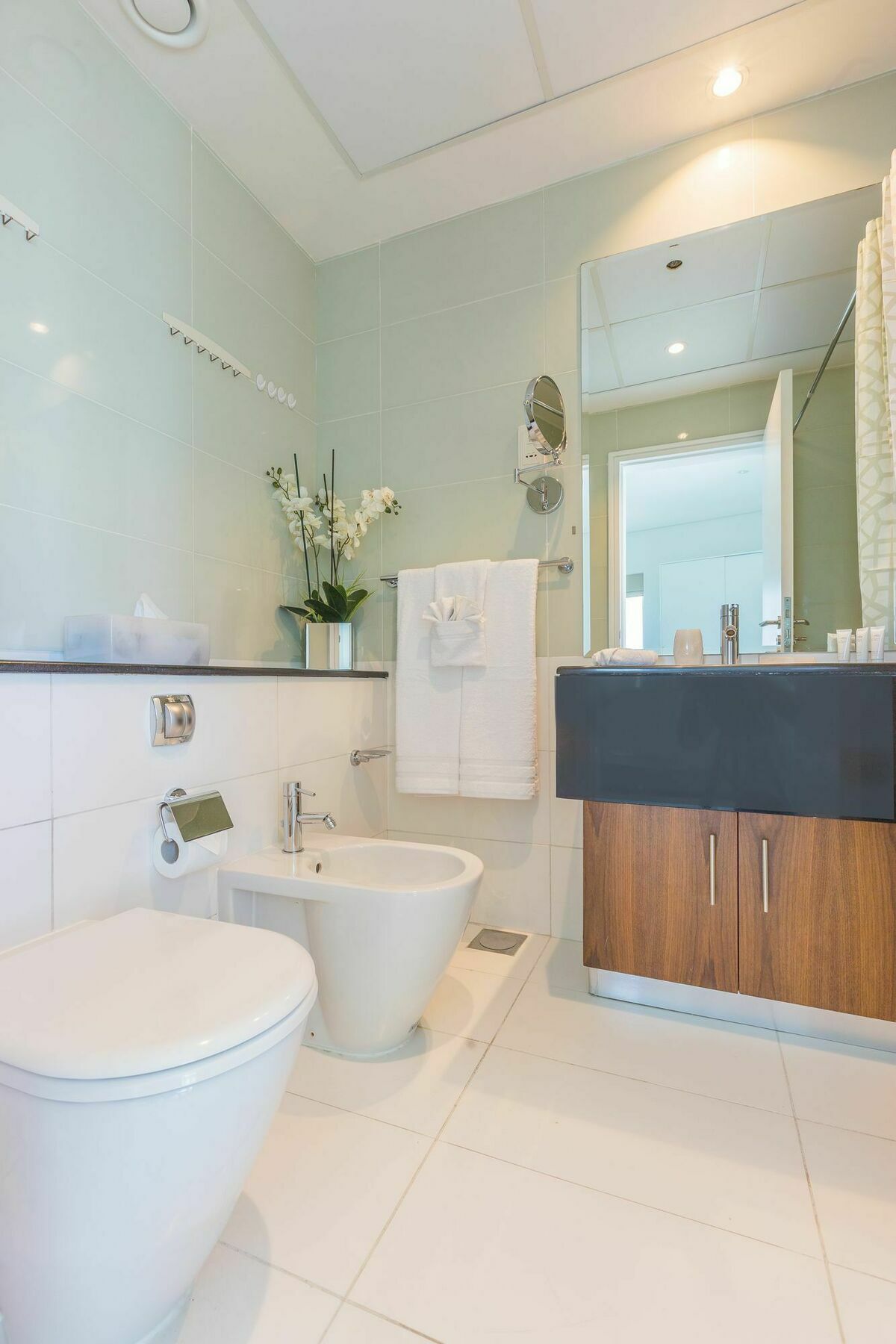 Boutique Living - Dubai Marina Heights Apartment