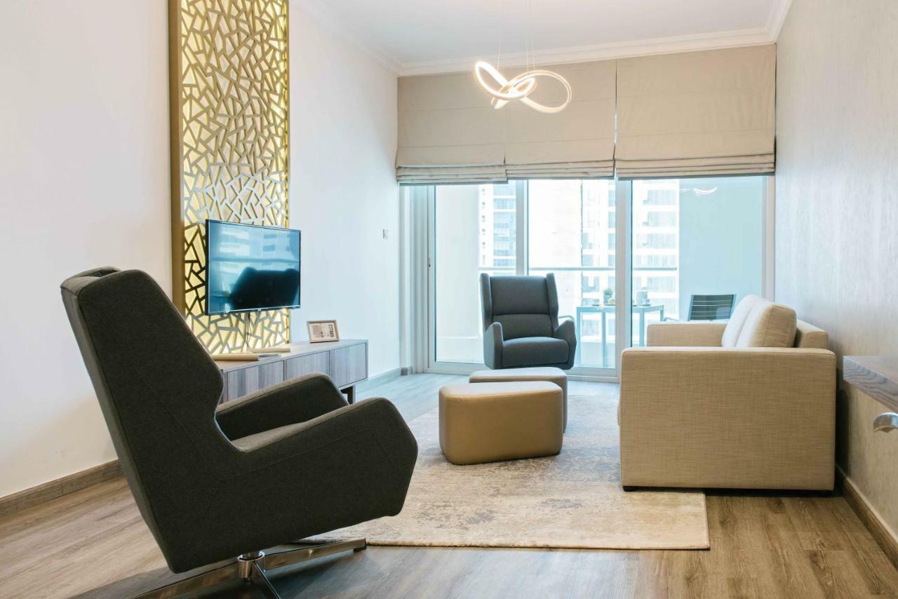Boutique Living - Dubai Marina Heights Apartment *