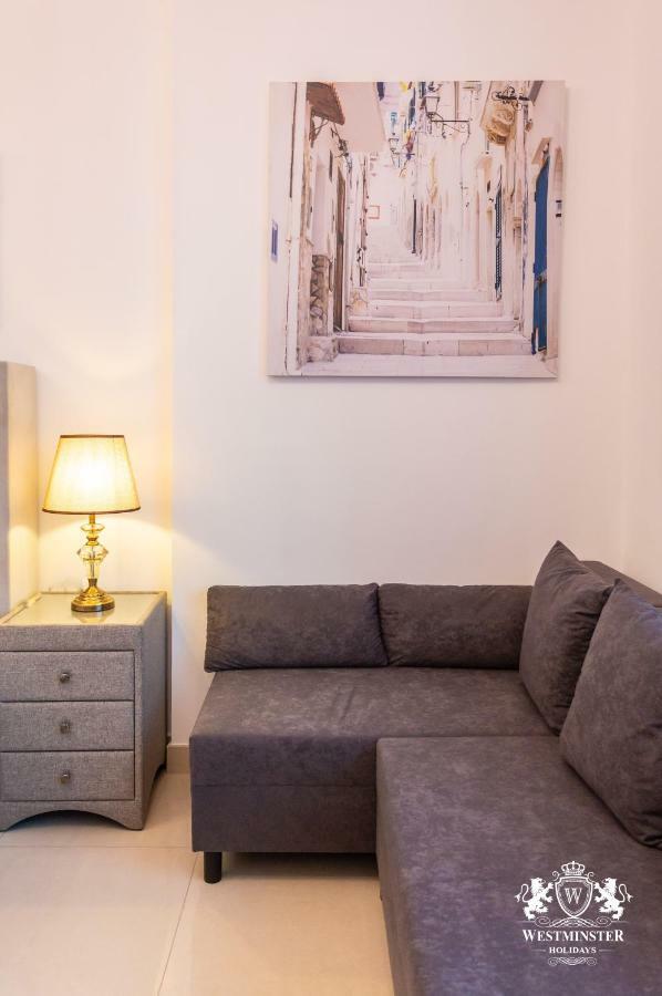 Westminster Claren Tower - Downtown Apartment *