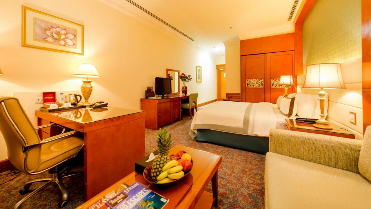 Hotel Grand Excelsior Al Barsha 4*