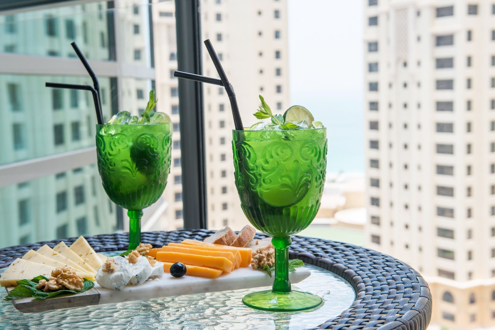 Dream - Near Marina, Al Sahab Tower Apartment *