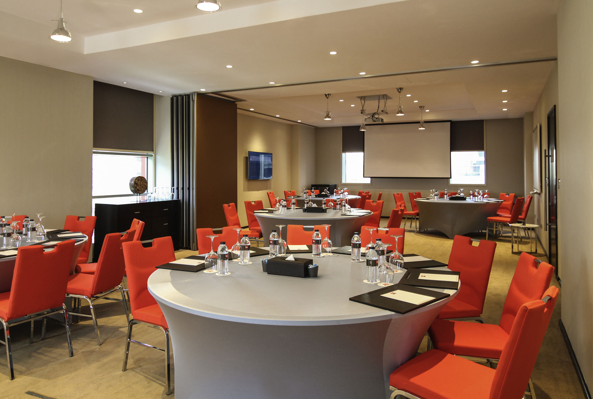 Hotel Ibis One - World Trade Centre 3*