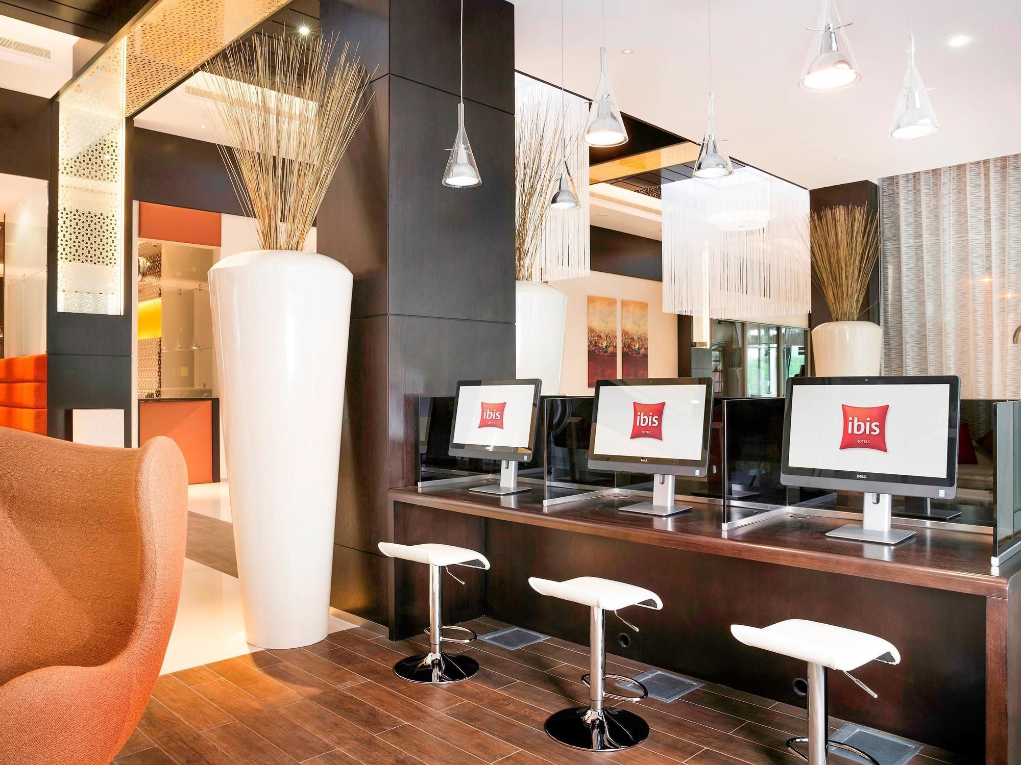 Ibis One - World Trade Centre Hotel 3*