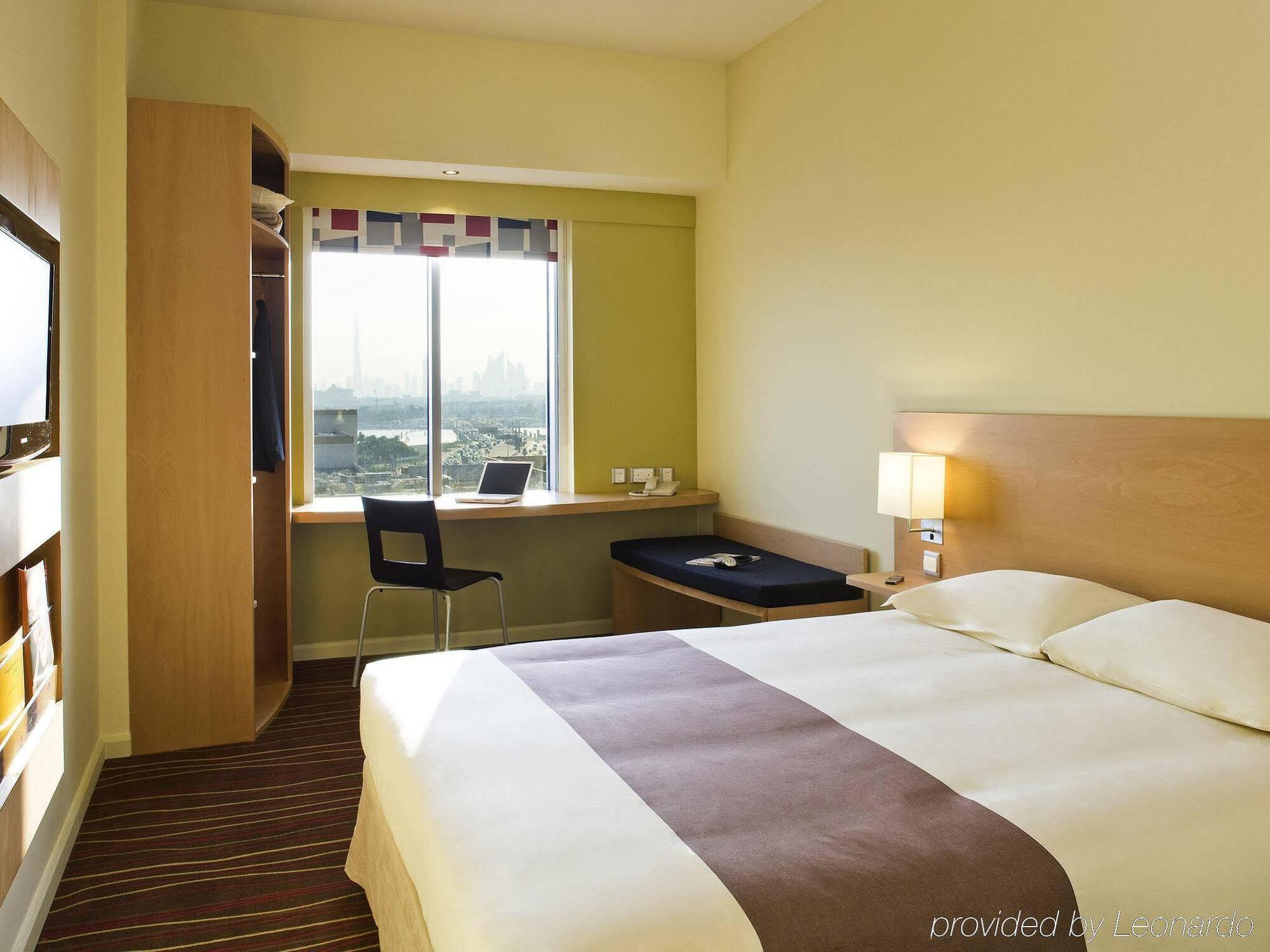 Hotel Ibis Mall Avenue 3*