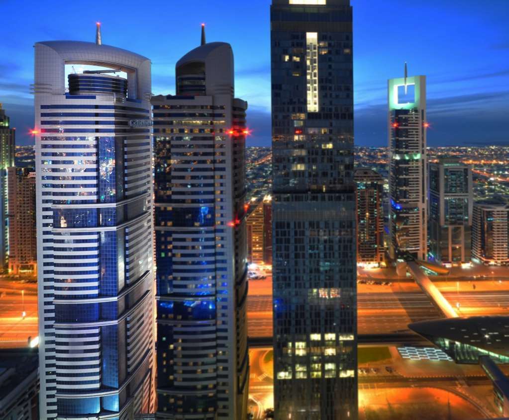 Carlton Downtown 4*