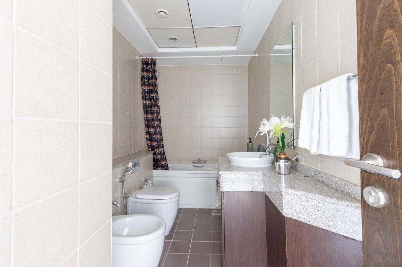 Frank Porter - Torch Tower Apartment Dubai
