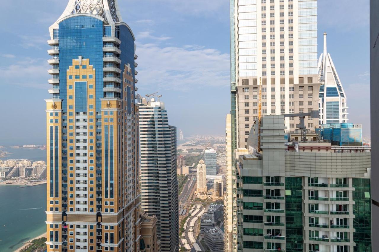 Frank Porter - Torch Tower Apartment Dubai