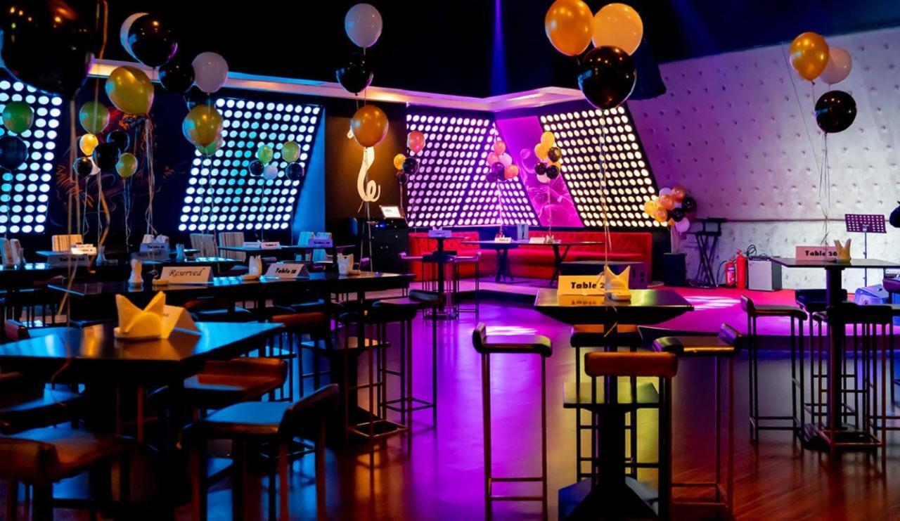 Hotel Grand Excelsior Al Barsha 4*