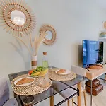 Durrani Homes - Luxurious Studio Near Dubai Mall With Pool View