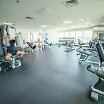 Fantastay Windsor Residence Studio W Pool, Gym, Wifi, Sauna
