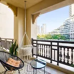 Luxury Designer Interior - Dubai Mall - Bnbmehomes - 6018