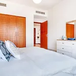 Inbetween Burjk & Dubai Mall Both Walking Distance - 1106