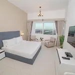 Fantastay Windsor Residence Studio W Pool, Gym, Wifi, Sauna