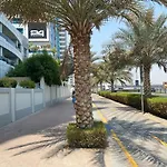 Luxury Studio In Dubai Marina -Home Away From Home!