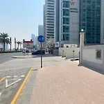 Luxury Studio In Dubai Marina -Home Away From Home!