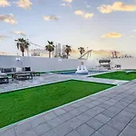 Luxury Modern White Villa On Island 9,500 Sqft