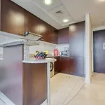 Oceanic Studio At Sky Gardens Difc By Deluxe Holiday Homes