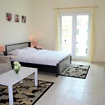Luxury Escapes - Budget Studio With Garden Views Near Metro - Med64 Dg