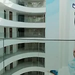 ✪Lovely 1 Bed Apt✪Pool ✪Fast Wifi✪ Parking✪