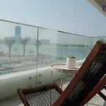 ✪Lovely 1 Bed Apt✪Pool ✪Fast Wifi✪ Parking✪