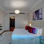 Durrani Homes - Unique Garden Apt At Souk Al Bahar Besides Dubai Mall & Burjkhalifa With Private Jaccuzi