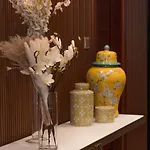 Luxurious 2Br - Fully Upgraded - High-End Facilities