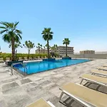 Luxurious 2Br - Fully Upgraded - High-End Facilities