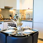 Stay By Latinem Luxury 2Br Holiday Home Cv B1309 Near Burj Khalifa