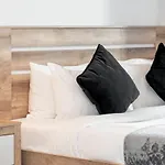 Higuests - Unique Studio With Stunning Panoramic Marina Views