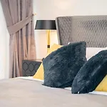 Higuests - Chic Apt With Balcony And Pool Near Burj Khalifa