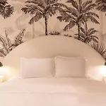 Desert Living Luxury Condo - Jumeirah Living Marina Gate