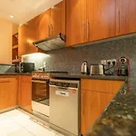 Hometown Apartments - Cosy 1 Bedroom Apartment With Brand New Furniture In Difc