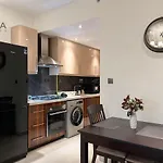 Mira Holiday Homes - Lovely Studio With Burj Khalifa View