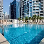 5-Star Luxury Studio Near Burj Khalifa Amazing Canal & City Views!