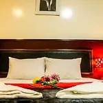 Karoon Hotel