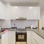 Lovely And Spacious 1 Bedroom With Extra Sofa Bed