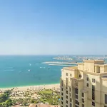 Luxury Waterfront Apartment With Beach Access