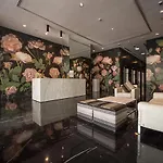 Br Luxe 1 Bdr Apartment W/ Balcony & Sea Views