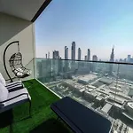 Magnificent 3Br Luxurious Apartment With Burj Khalifa View