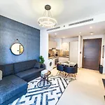 Stay Phenomenal 1 Bedroom Holiday Home Near Burj Khalifa