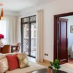 Maison Privee - Luxury Living Next To Dubai Mall & Burj Khalifa