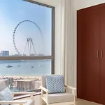 Ultimate Stay / 7 Beds / Sea, Jbr Beach And Ain Dubai Views / 3 Min Walk To Jbr Beach / Large Families Or Groups / Perfect Vacation Destination