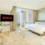 Lux - The Jbr Dubai Eye Suite