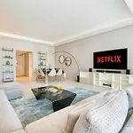 Lux - The Jbr Dubai Eye Suite