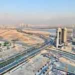 Superhost - High-Rise Chic Apt With Incredible Skyline Views