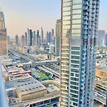 Superhost - High-Rise Chic Apt With Incredible Skyline Views