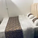 Private Lodge In Shared Apartment