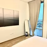 Stunning 1Bedroom With Balcony In Al Habtoor City