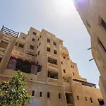 Cool And Spacious Apartment In Fabulous Location