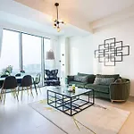 Stylish 1 Bedroom In 5242 By Ofex